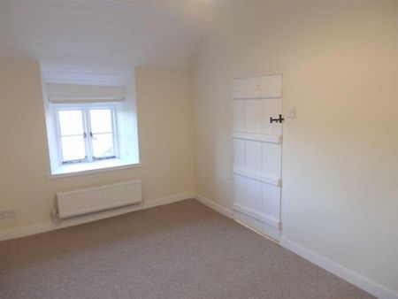 2 bedroom end of terrace house to rent - Photo 3