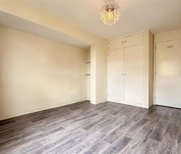 4 bedroom detached house to rent - Photo 4