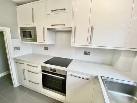 Napier Close - Photo 4