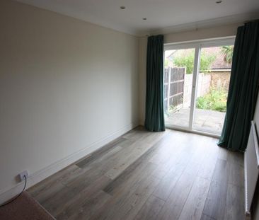 Guildford, Surrey, GU4 - Photo 1