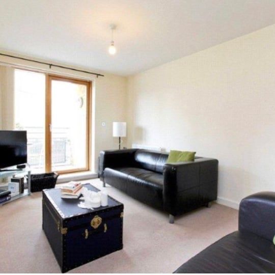1 Bed Flat, Augustine Bell Tower, E3 - Photo 1