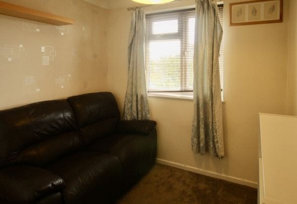 Lemur Drive, Cambridge £2,098 pcm ⓘ The monthly or weekly payment required by the landlord. Read our glossary page , 4 bedrooms, detached house, to let * Tenant info - Photo 1