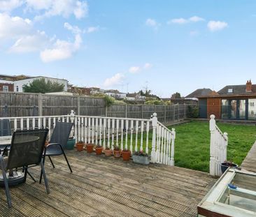 3 bedroom semi-detached house to rent - Photo 3