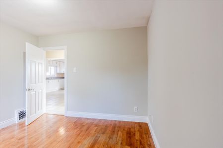 For Lease - 136 Meighen Avenue, Toronto, Ontario - Photo 5