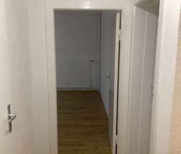 Wer will mich!? Praktische 2-Zimmer-Wohnung mit Balkon und Fahrstuh... - Foto 5