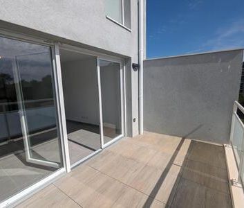 Location Appartement 3 pièces 68m² ISTRES 13800 - Photo 4