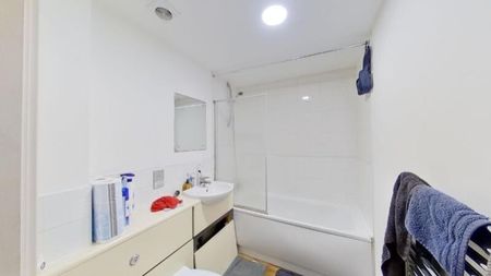 2 bedroom flat to rent - Photo 5