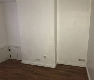 2 Bed End Terrace, Livingstone Road, S35 - Photo 5