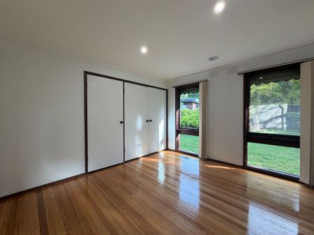 Renovated Family Living with Space, Comfort & Convenience - Photo 2