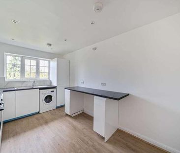 Belmont Close, Cockfosters, EN4 - Photo 3