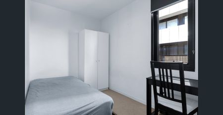 Fantastic Central Location - Photo 3