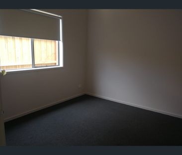 11 spot ave, Wyndham Vale, Vic 3024 - Photo 4