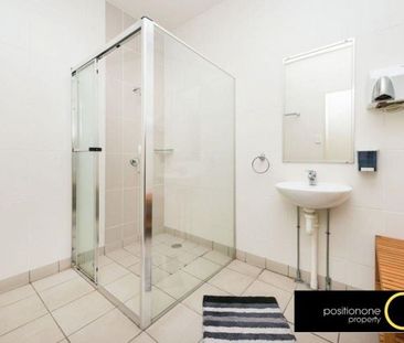 Large Single Room | Rent Includes Electricity, WiFi & Water | Bus S... - Photo 4