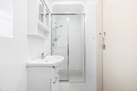Modern & Low Maintenance, Private Studio Living - Photo 4