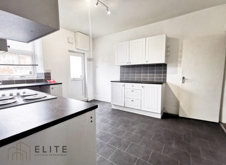 3 bedroom terraced house to rent - Photo 3