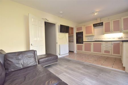 1 bedroom semi-detached house to rent - Photo 5