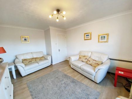 2 bedroom Flat To Let Total Size: 657 SQ FT - Photo 2