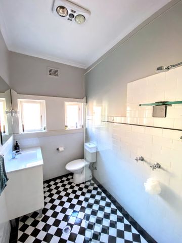 Bondi Beach - Photo 5