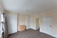 1 bed Studio - To Let - Photo 3