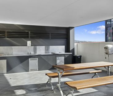 Move-In Ready: Inner City Lifestyle - Photo 5