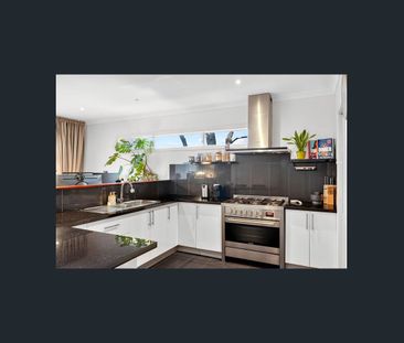 2/20 Sovereign Boulevard, Harkness, Vic 3337 - Photo 3