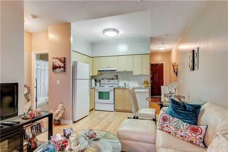 For Lease - 15 North Park Road Unit# 1001, Vaughan, Ontario - Photo 2