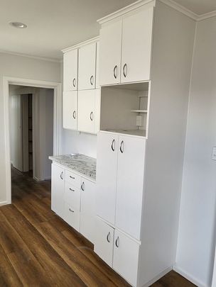 Newly Renovated Family Home in Central Paraparaumu - Photo 1