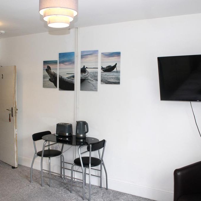 Studio to rent - Photo 1