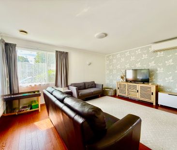 BEAUTIFULLY PRESENTED FAMILY HOME - Photo 5