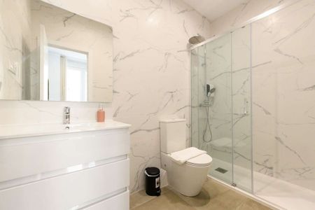 3 room luxury Flat for rent in Madrid, Spain - Photo 4