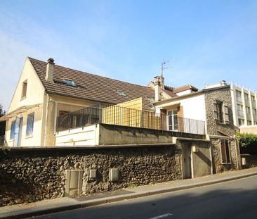 ATYPIQUE F3 AVEC TERRASSE ET PARKING - Photo 4
