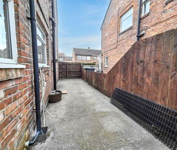 3 bed semi-detached house to rent in NE31 - Photo 2