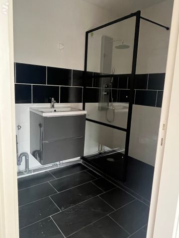 A louer Studio secteur St-Maur, 244 Av de la République. - Photo 4