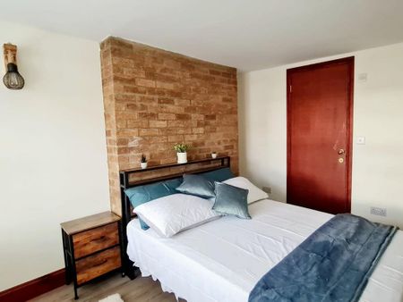 1 bedroom in a house share to rent - Photo 3