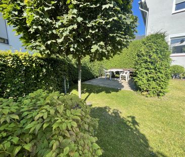 Gemütlich und gepflegt im Dachgeschoss! 2-Zimmer-Mietwohnung - Photo 2