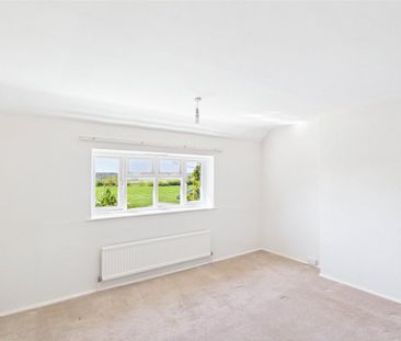 3 bedroom detached house to rent - Photo 3