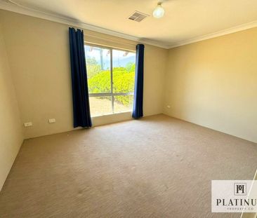 Spacious 3-Bedroom Home with Large Yard – East Bunbury - Photo 5