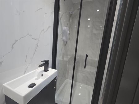 Ferring Close, Harrow HA2, London - Photo 2