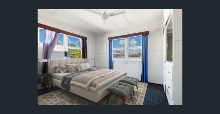 3 Bedroom Home Right In Centre of Town! - Photo 2