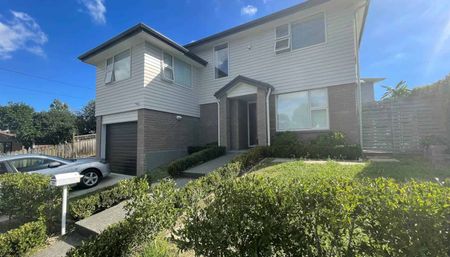 SPACIOUS AND MODERN 4 BEDROOM HOME - Photo 2