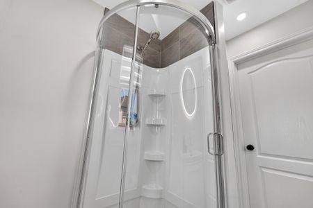 For Lease - 3 Wardrope Avenue, Hamilton, Ontario - Photo 4