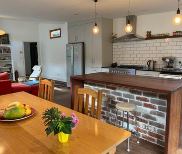 Stylish Mountain Cottage - Photo 6