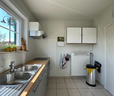 Ruime woning met 3 slaapkamers en zonnige tuin - Photo 2