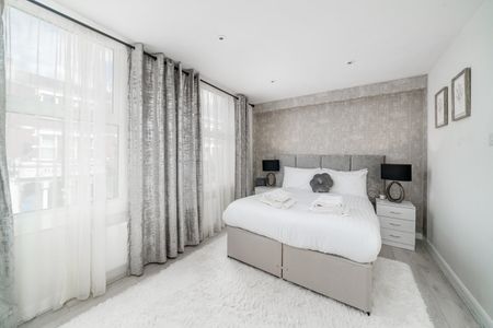 1 Bed Flat, South Wimbledon, SW19 - Photo 3