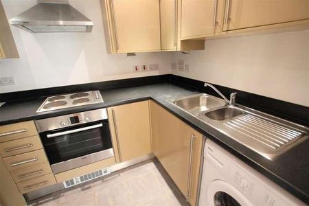 Woking, Surrey, GU21 - Photo 3