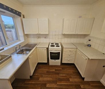 2 bedroom semi-detached house to rent - Photo 6