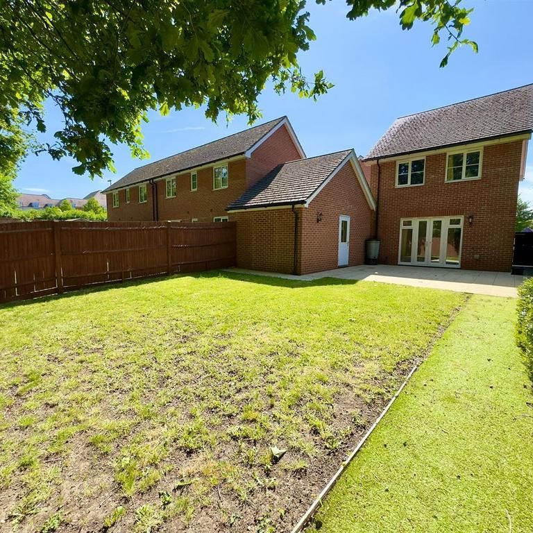 3 bedroom detached house to rent - Photo 1