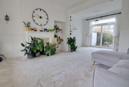 Lilac Avenue, Garden Village, HU8 - Photo 3