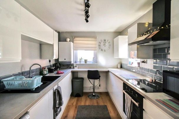 2 bedroom terraced house to rent - Photo 1