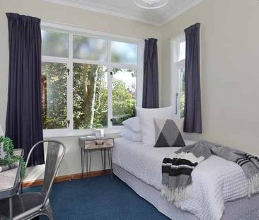 HOKOWHITU - 3 BEDROOM - Photo 2